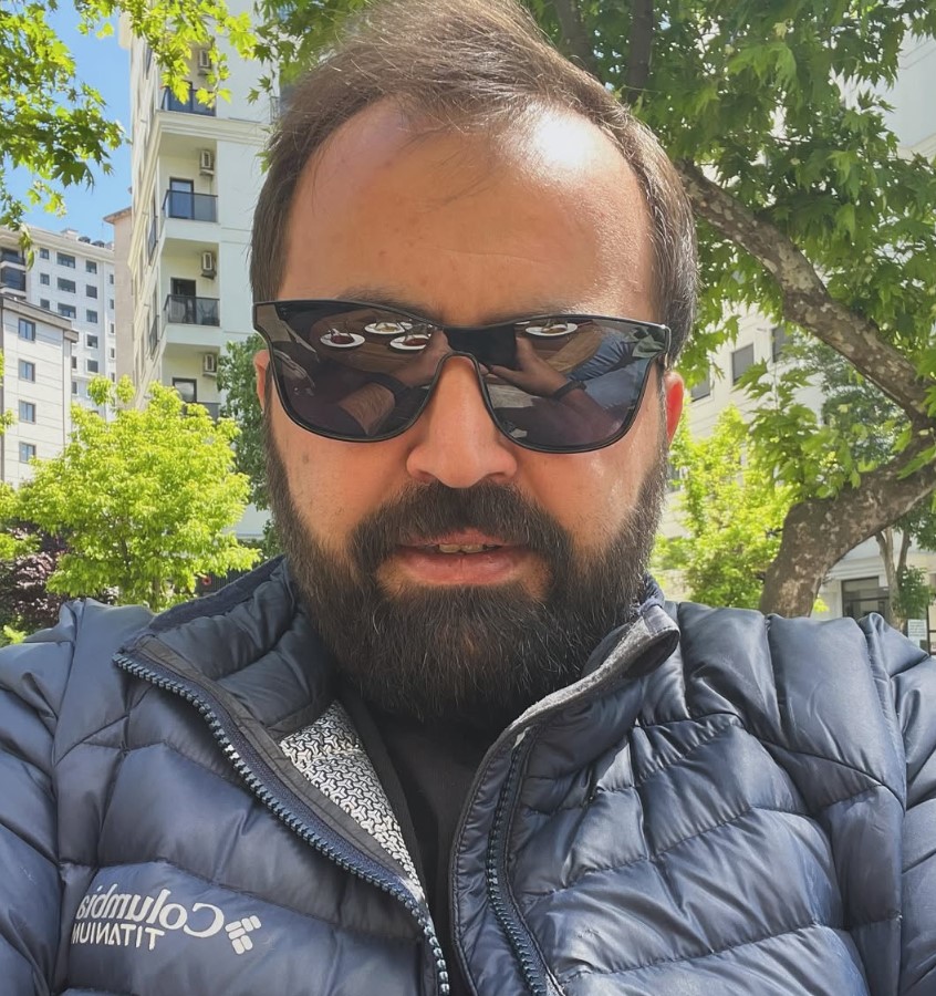 Arif YENİÖZDOĞDU